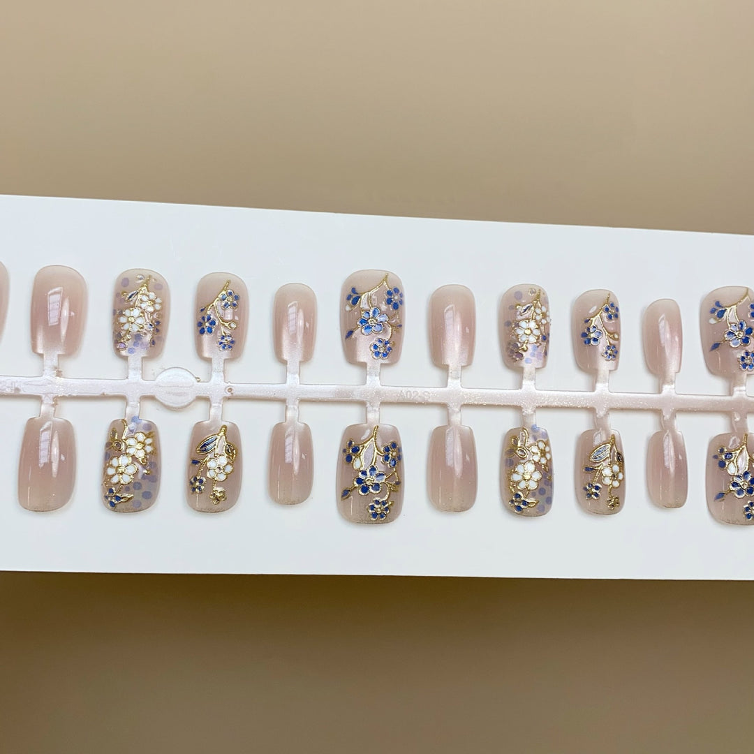 Floral-Inspired Press-On Nail Art Collection