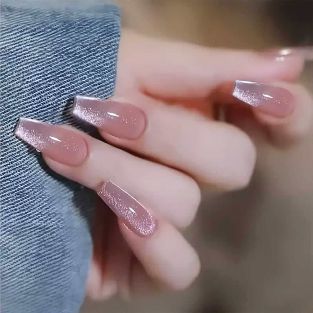 Elegant Press-On Nail Art Set with Unique Design