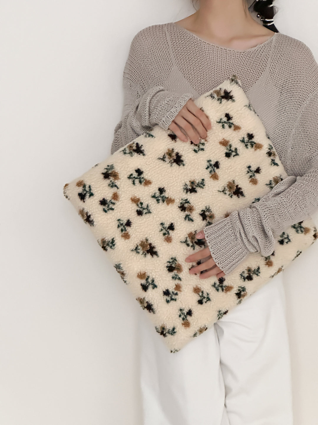 Oversize Sherpa Clutch with floral bouclé look