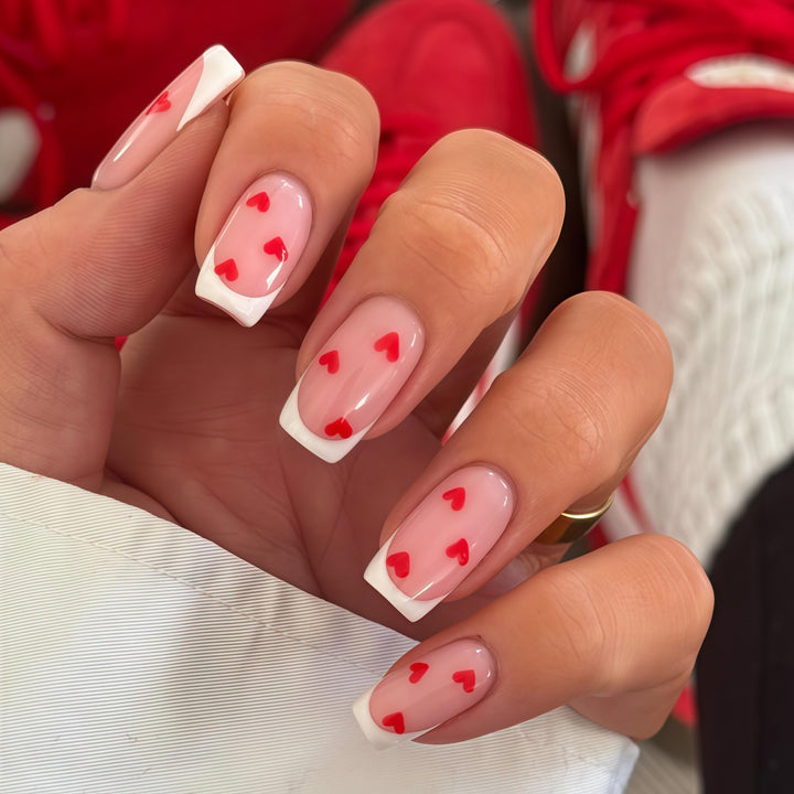 Artificial nails with romantic heart motifs Kalsten
