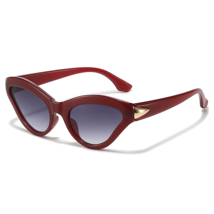 Vintage Cat-Eye Sunglasses with Luxurious Detailing Kalsten