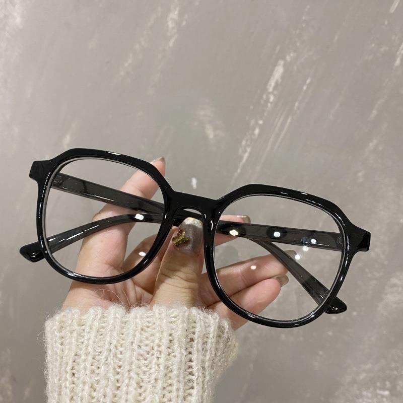 Fashionable Vintage Sunglasses with Wide Frame Kalsten