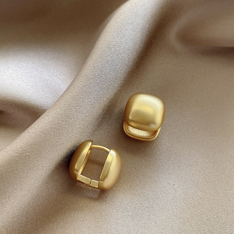 Stylish stud earrings with minimalist design Kalsten