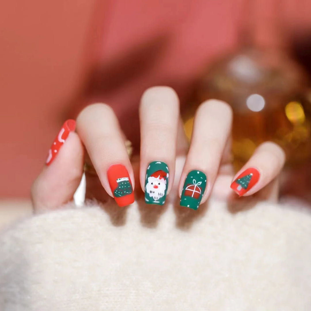 Festive Winter Themed Nail Art