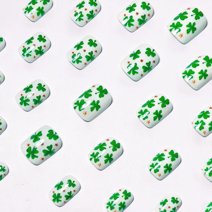 St. Patrick's Day Shamrock Nail Art Kalsten