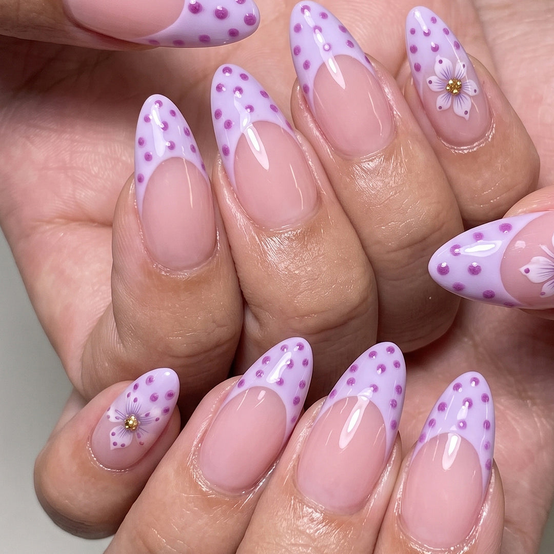 Elegant Artistic Press-On Nail Set