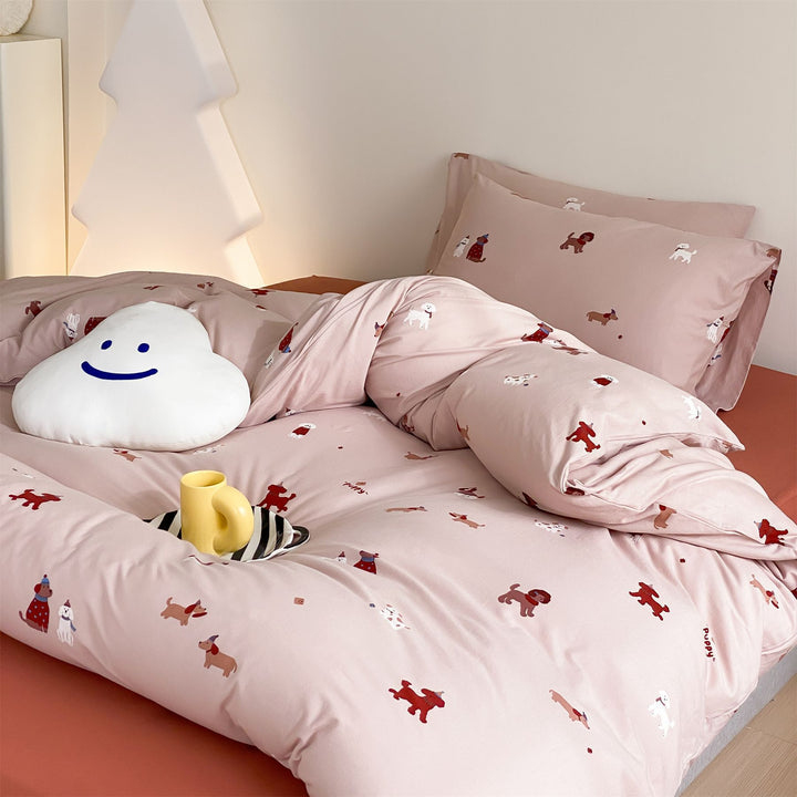 Children's bedding set with playful animal and smile print