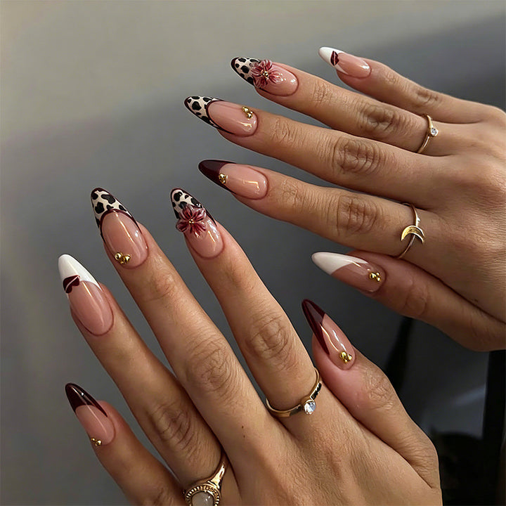 Artificial nail set with elegant floral patterns and glamorous details Kalsten