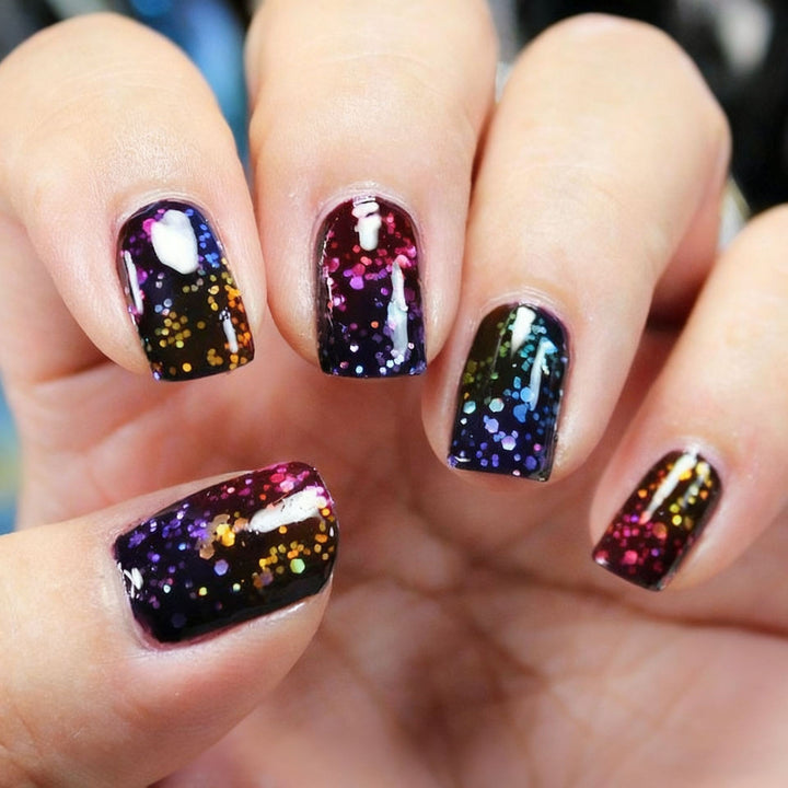 Artificial nails in elegant French tip design Kalsten