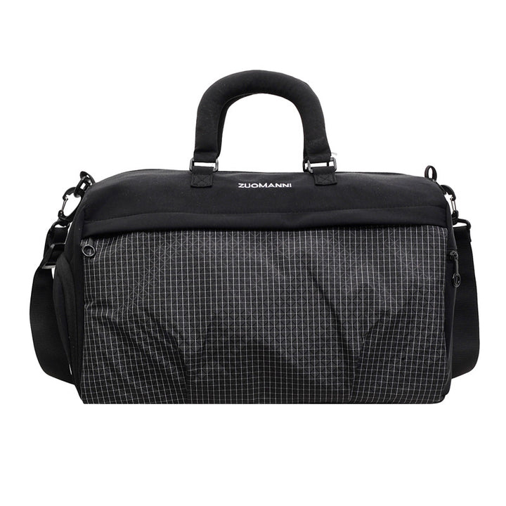 Sporty travel bag with padded carrying system and multiple compartments Kalsten
