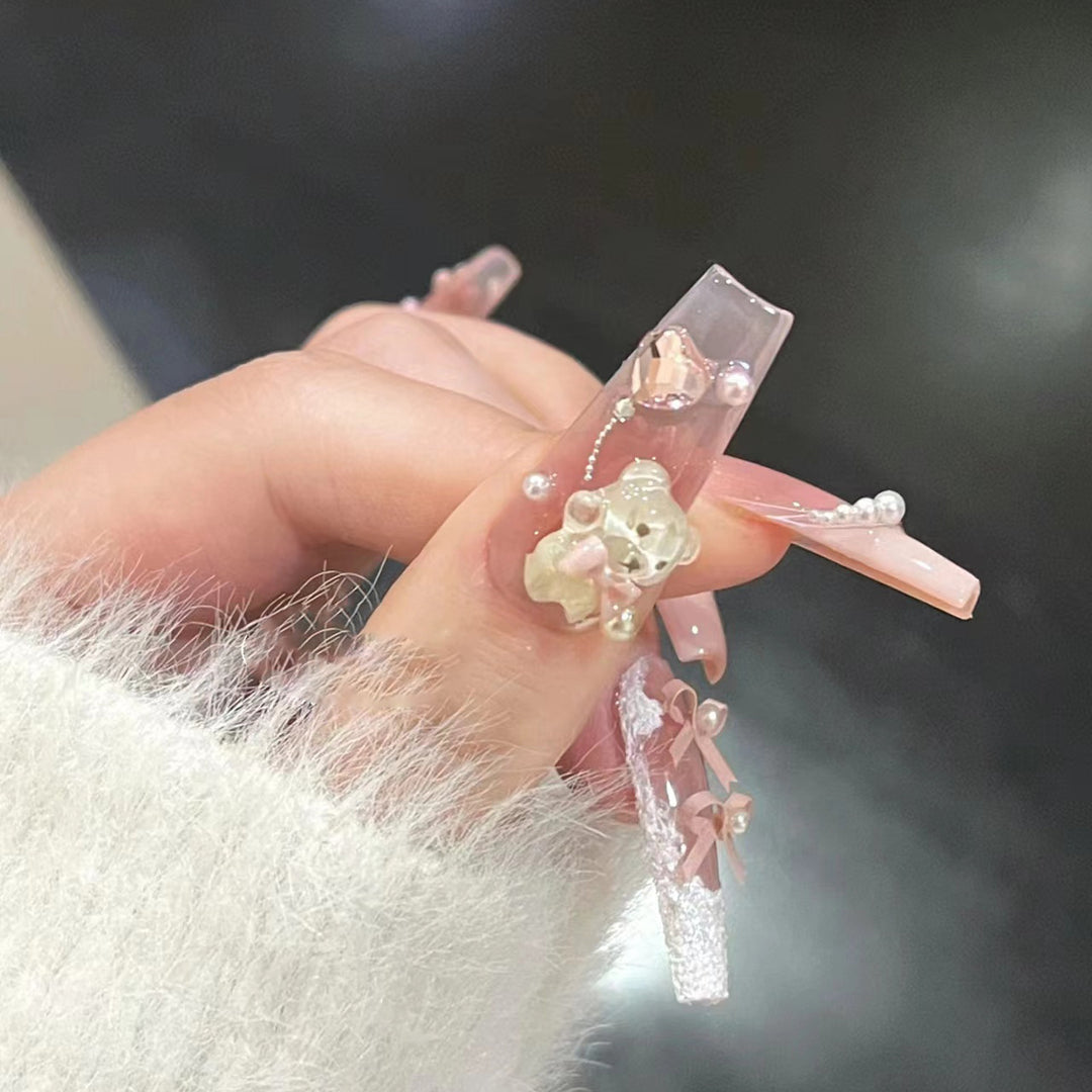 Decorative Press-On Nail Set with Charming Accents Kalsten