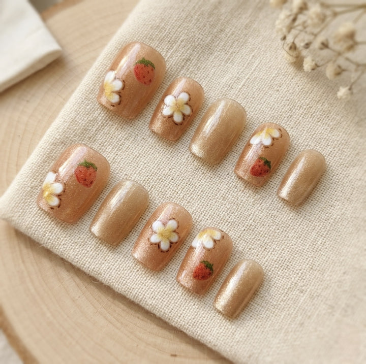 Charming Floral Press-On Nail Art