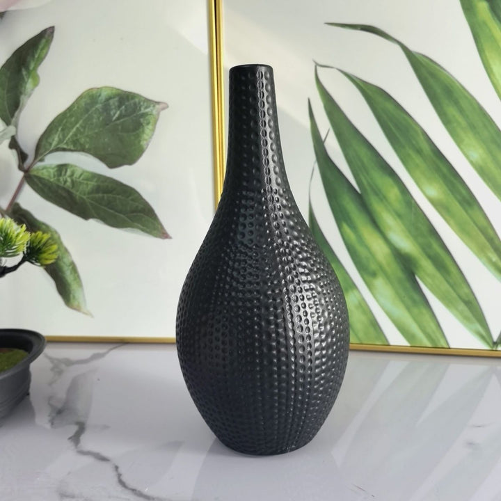 Decorative Textured Vase Kalsten