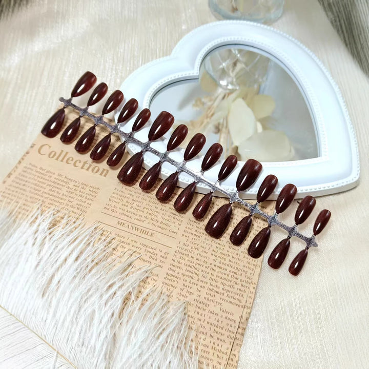 Artificial nails with shimmering shine Kalsten
