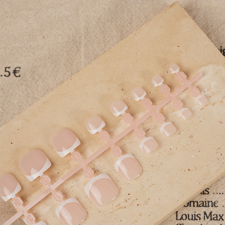 Stylish French Tip Press-On Nail Set Kalsten