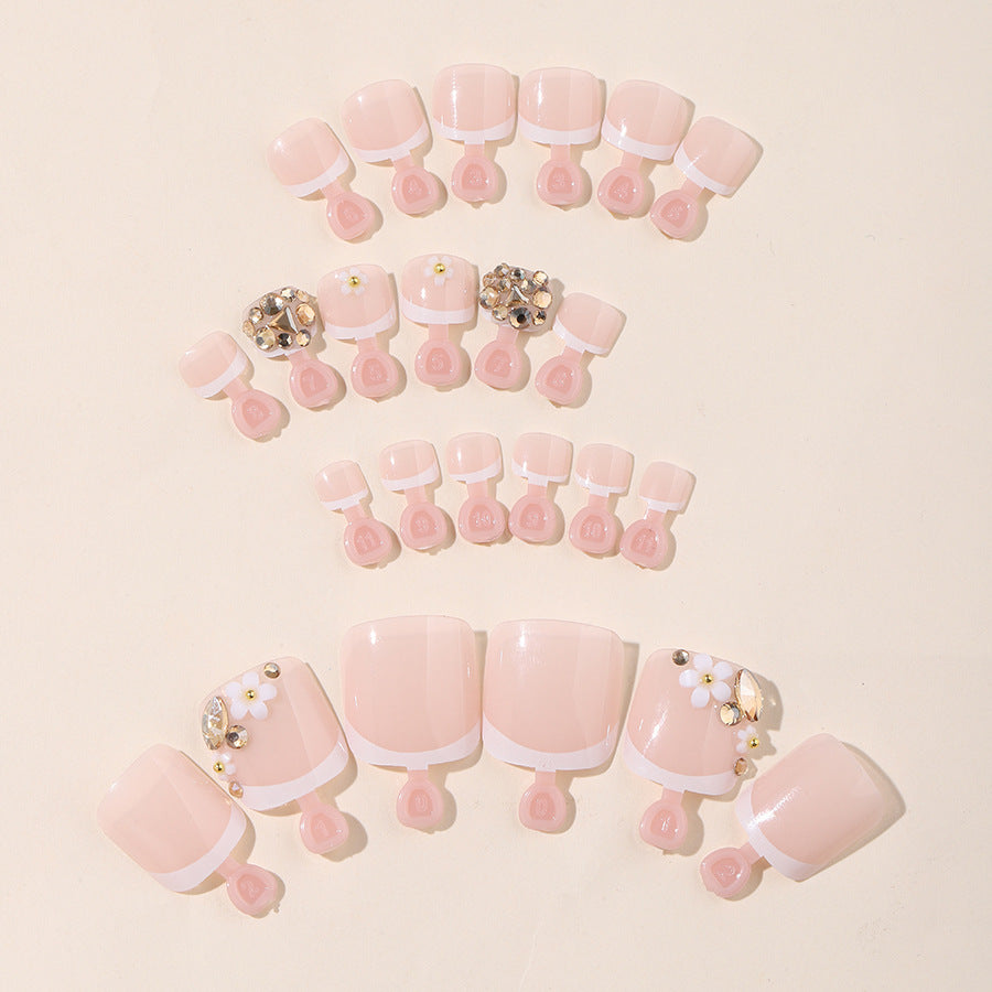 Artificial nail set with elegant jewelry details and excellent wearing comfort Kalsten