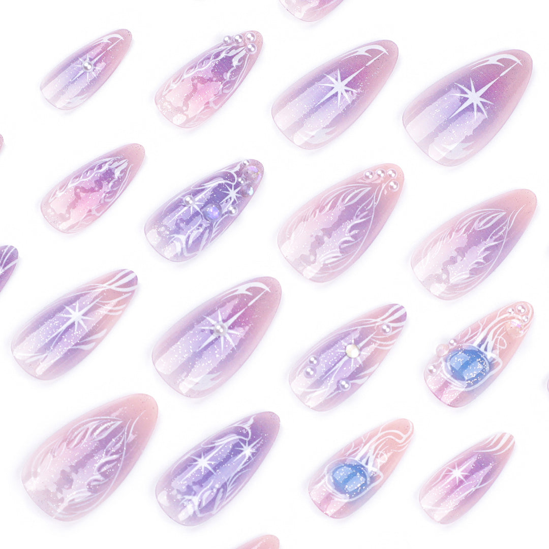 Artful nail extensions in an elegant design with gloss accents Kalsten