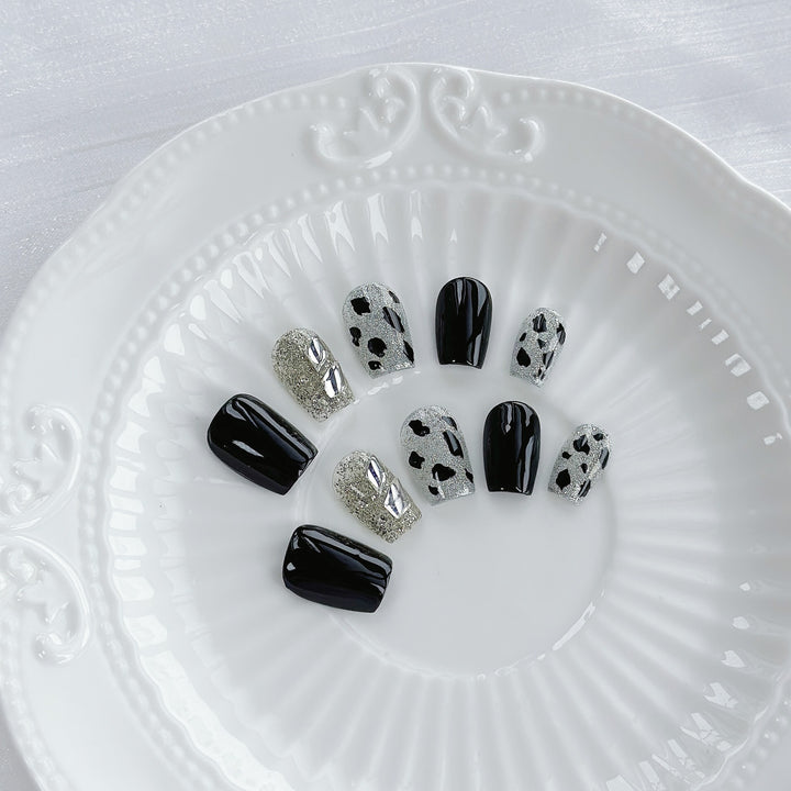 Chic Press-On Nail Art Set with Metallic Accent Designs