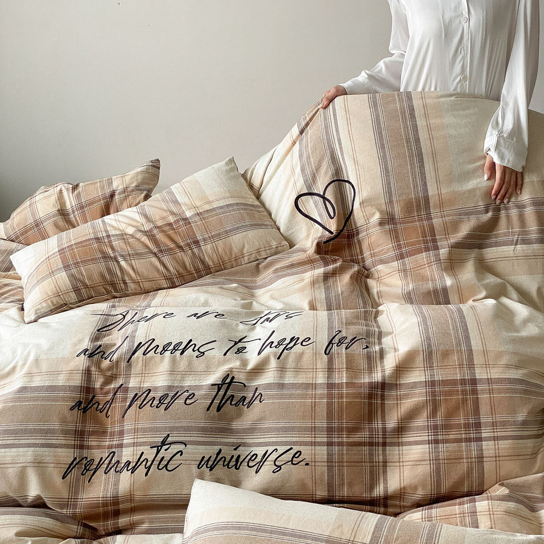 Checked cotton percale bed linen set with calligraphic script print