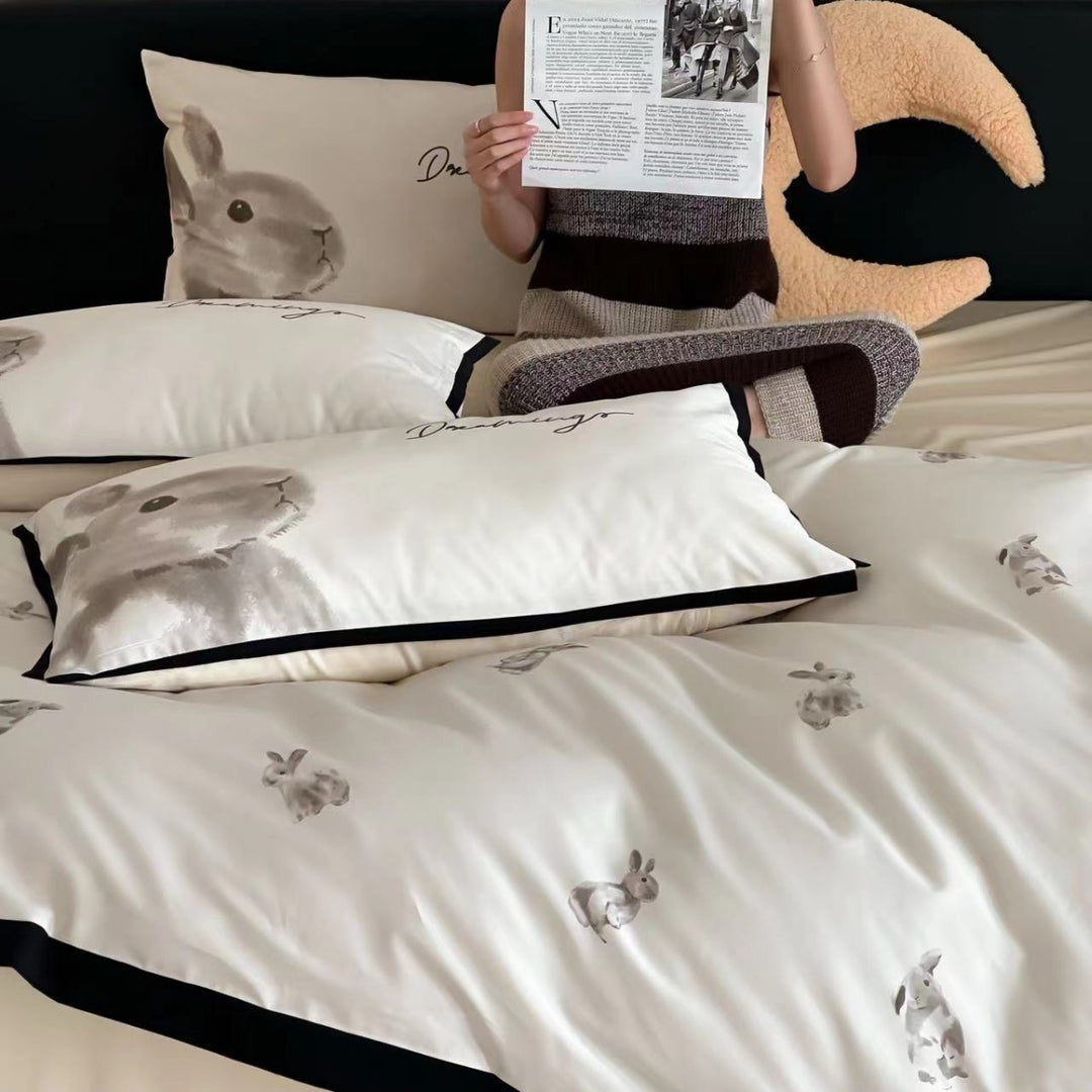Cotton satin duvet cover set with watercolor cat motif and contrasting piping