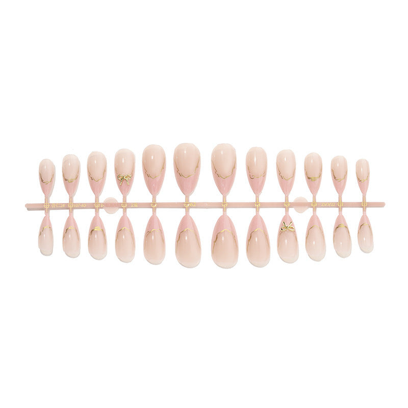 Artificial nails with elegant gold-colored accents Kalsten