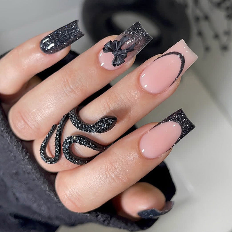 Creative Nail Art Set with Glamorous Accents Kalsten
