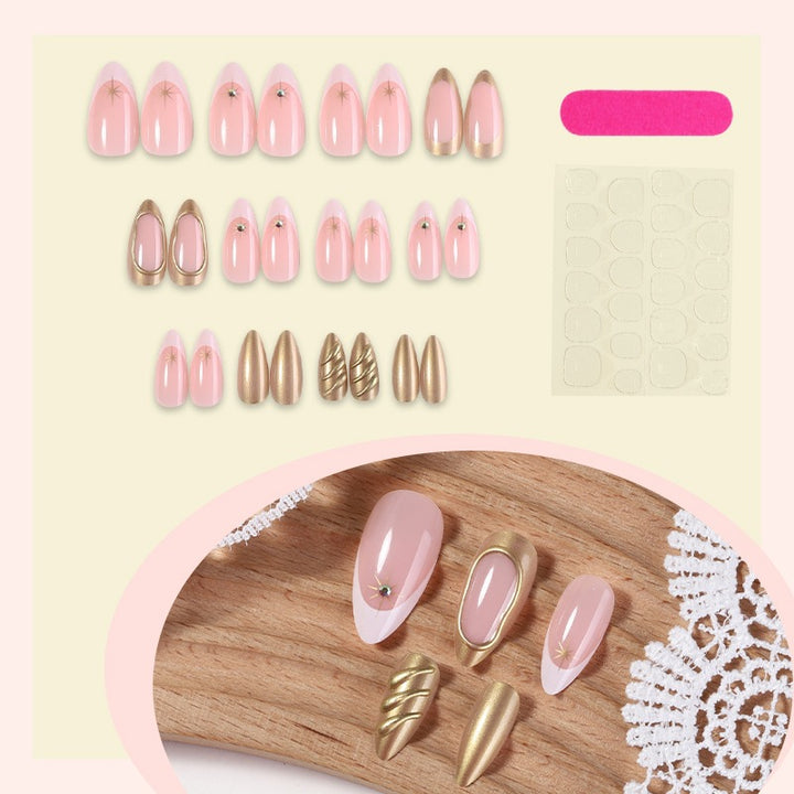 Artificial nail set with luxurious 3D details and elegant gold accents Kalsten