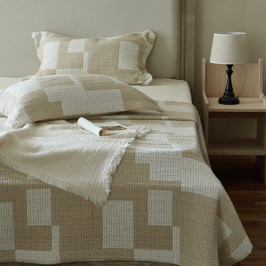 Quilted cotton bedspread set with light patchwork relief