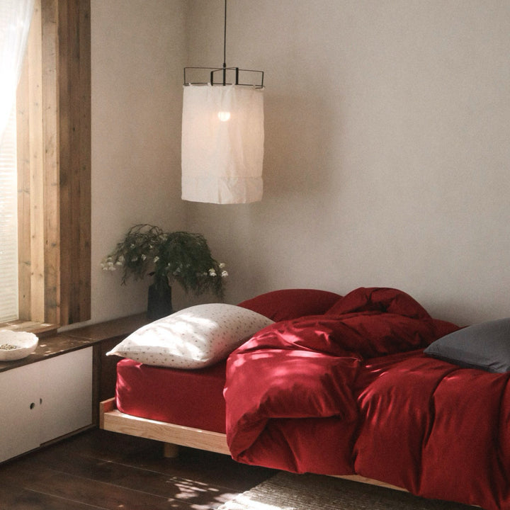 Satin bedding set in luxurious silk look