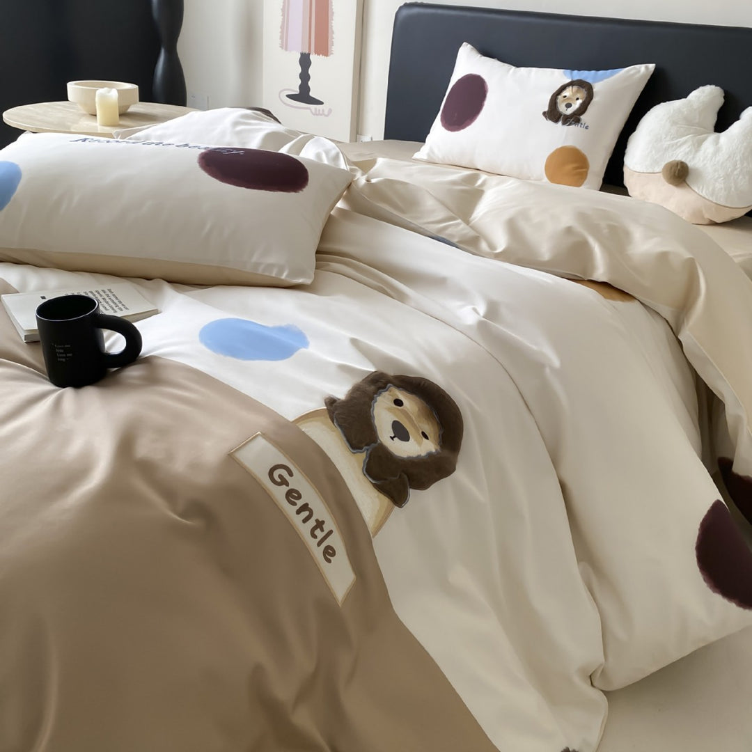 Children's bedding set made of cotton satin with playful animal and polka dot print