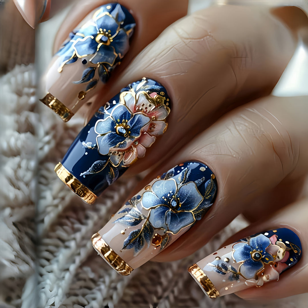 Artificial nails with floral and glamorous 3D applications Kalsten