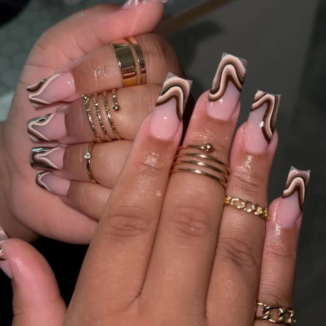 Artful Gel Nails with Elegant Wave Design Kalsten