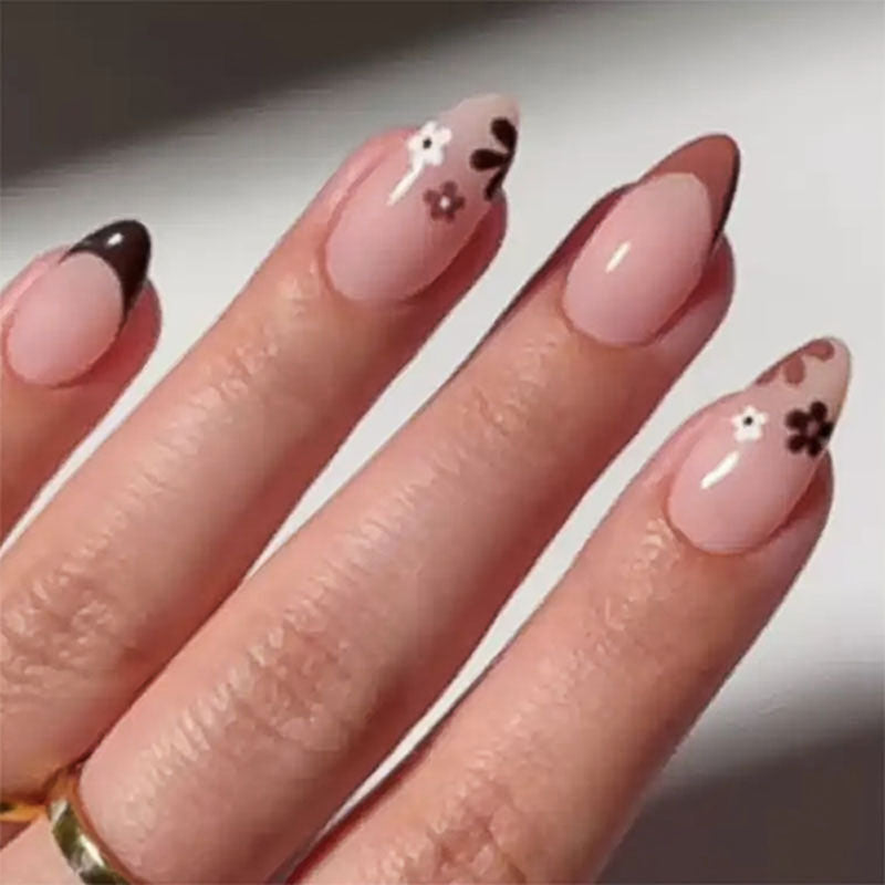 Chic Heart-Accent Press-On Nails