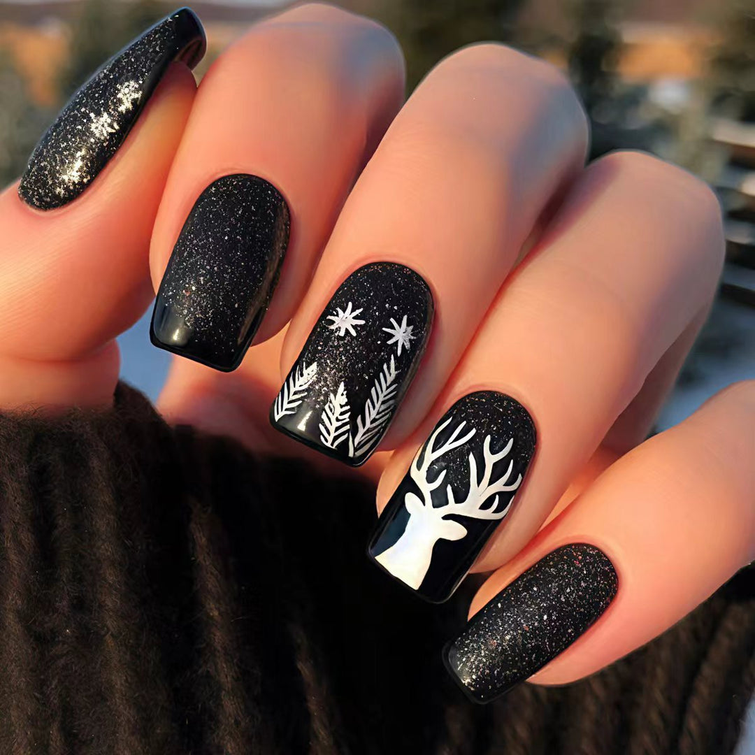 Festive Winter-Themed Nail Art Kalsten