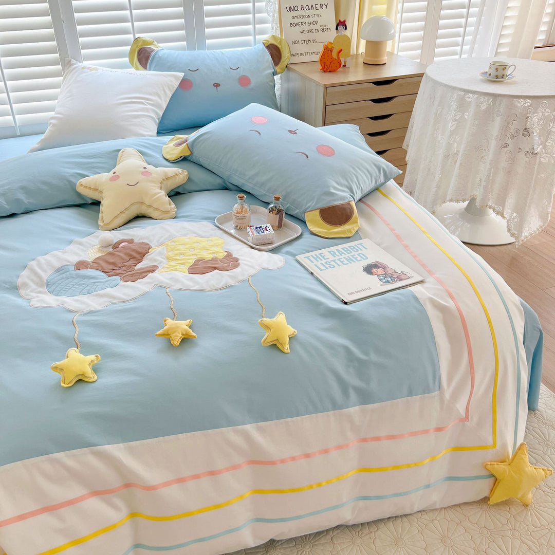 Children's bedding set with 3D star appliqués, cloud and animal motif