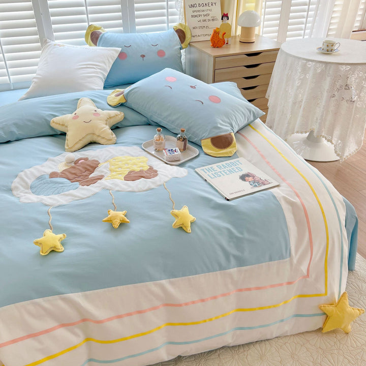 Children's bedding set with 3D star appliqués, cloud and animal motif
