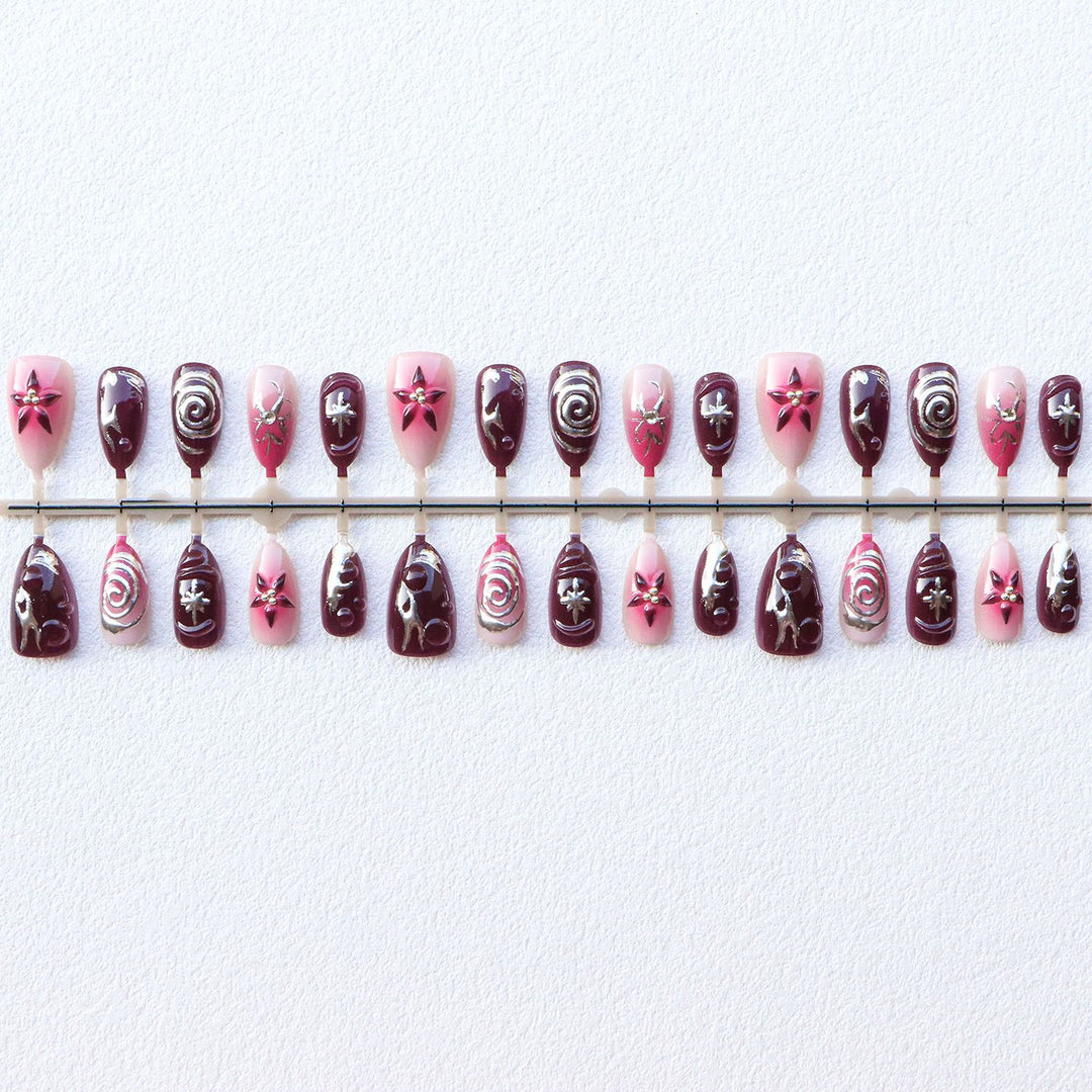 Luxurious Decorative Press-On Nails with Elegant Designs