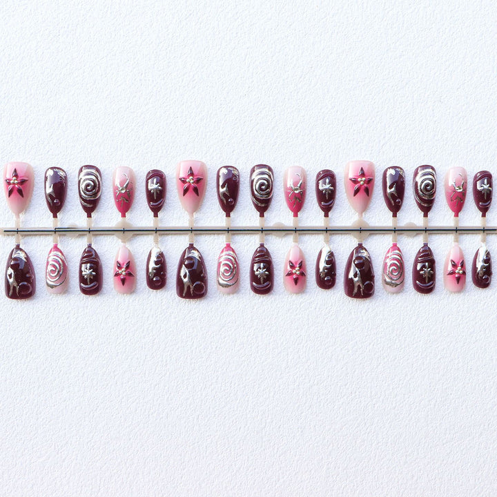 Luxurious Decorative Press-On Nails with Elegant Designs