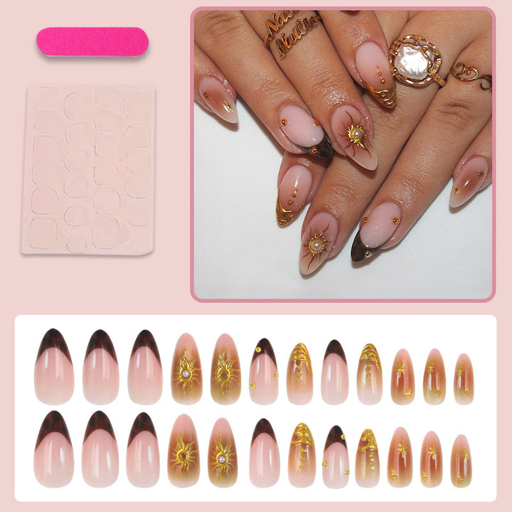 Artificial nail set with elegant gold pearls and delicate designs Kalsten