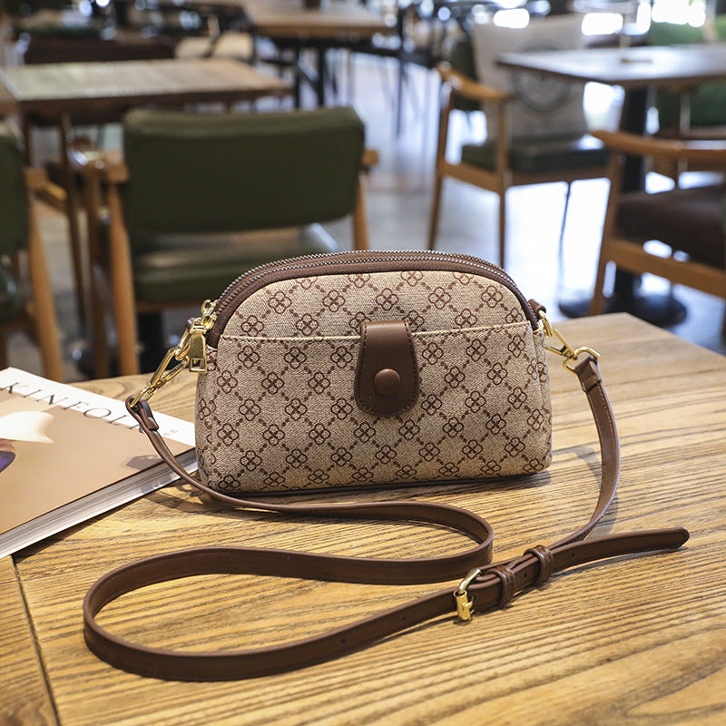 Chic Patterned Clutch Purse