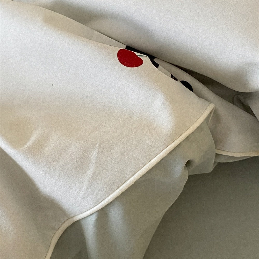 Playful bedding set with lion print made of soft cotton satin and zipper