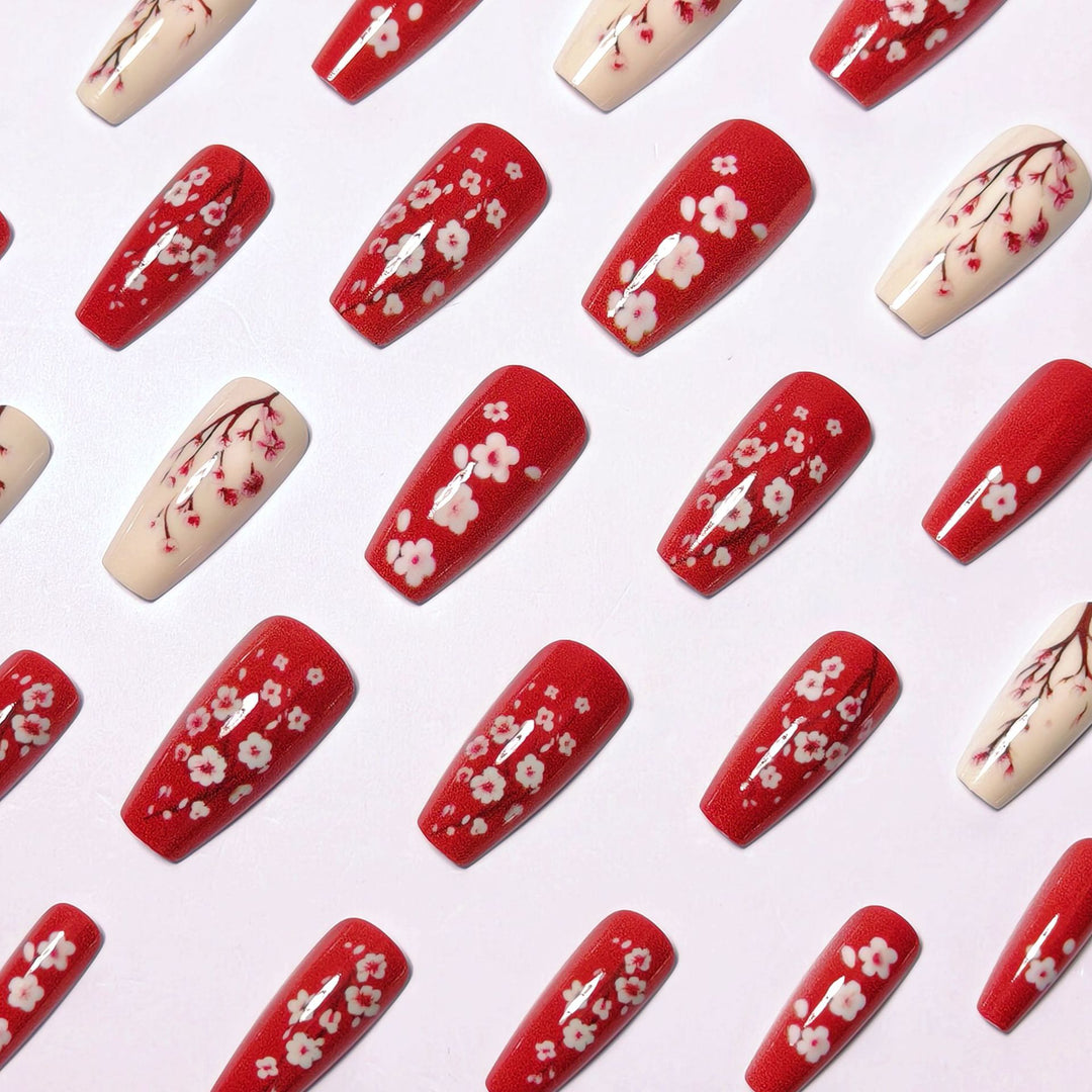Elegant Floral Detail Nail Art Kalsten