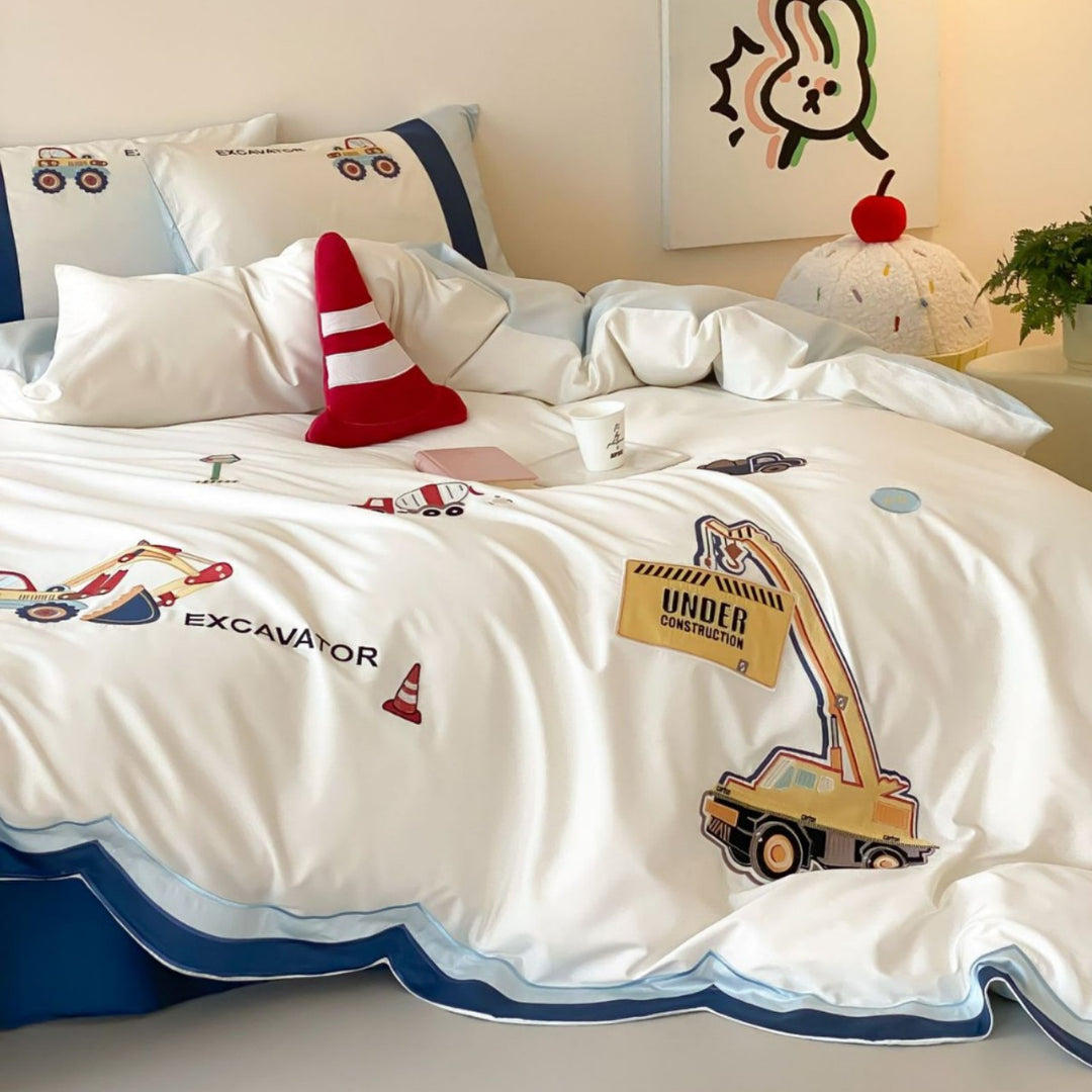 Children's bedding set with detailed construction site motif made from soft cotton satin