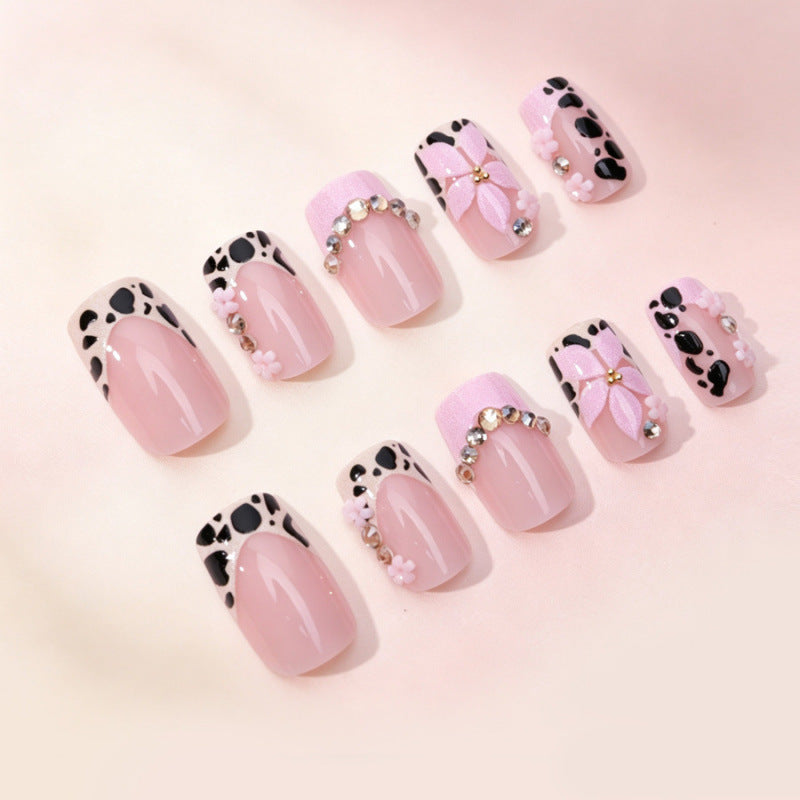 Artistic Decorative Press-On Nail Design