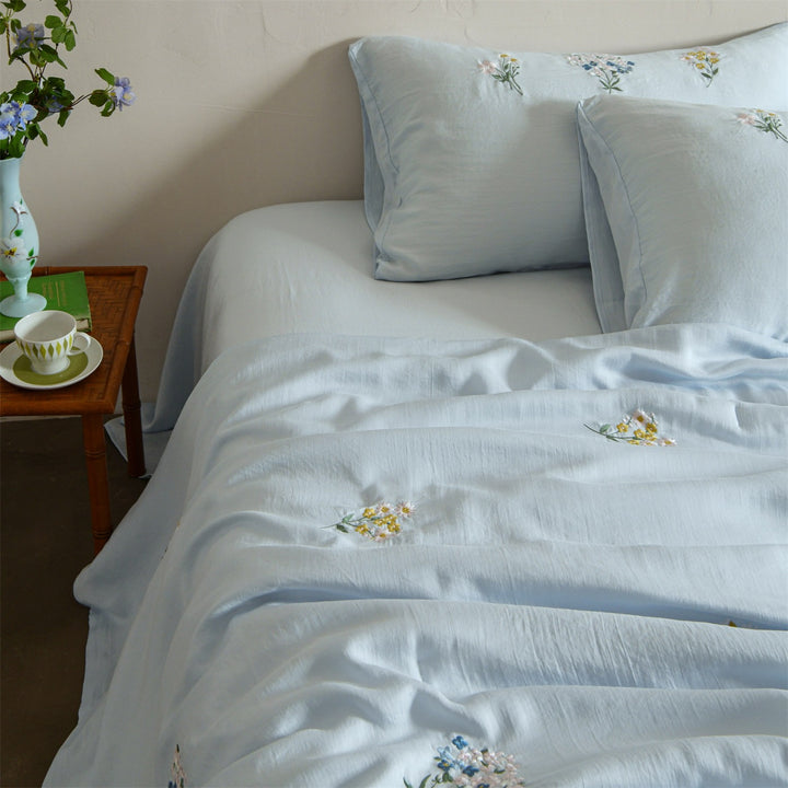 Embroidered linen-cotton bedding set with soft wash quality
