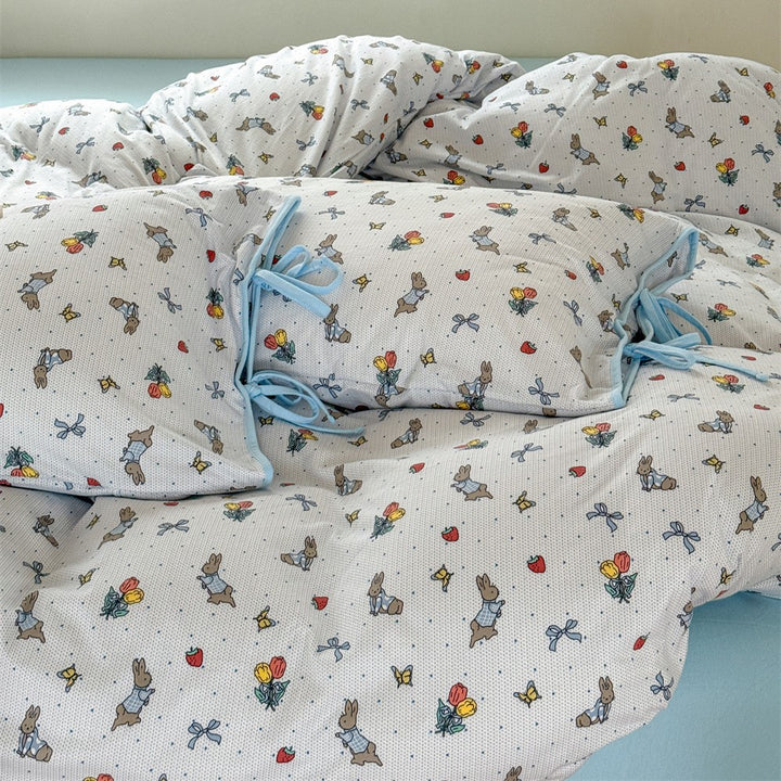 Cotton duvet cover set with subtle animal and balloon illustration, breathable all-season quality
