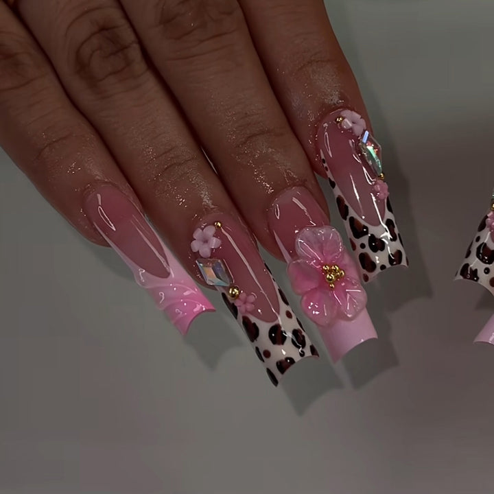 Artistic Floral Accent Press-On Nails Kalsten