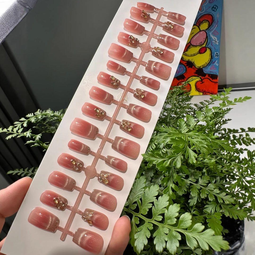 Elegant Decorative Press-On Nail Collection Kalsten