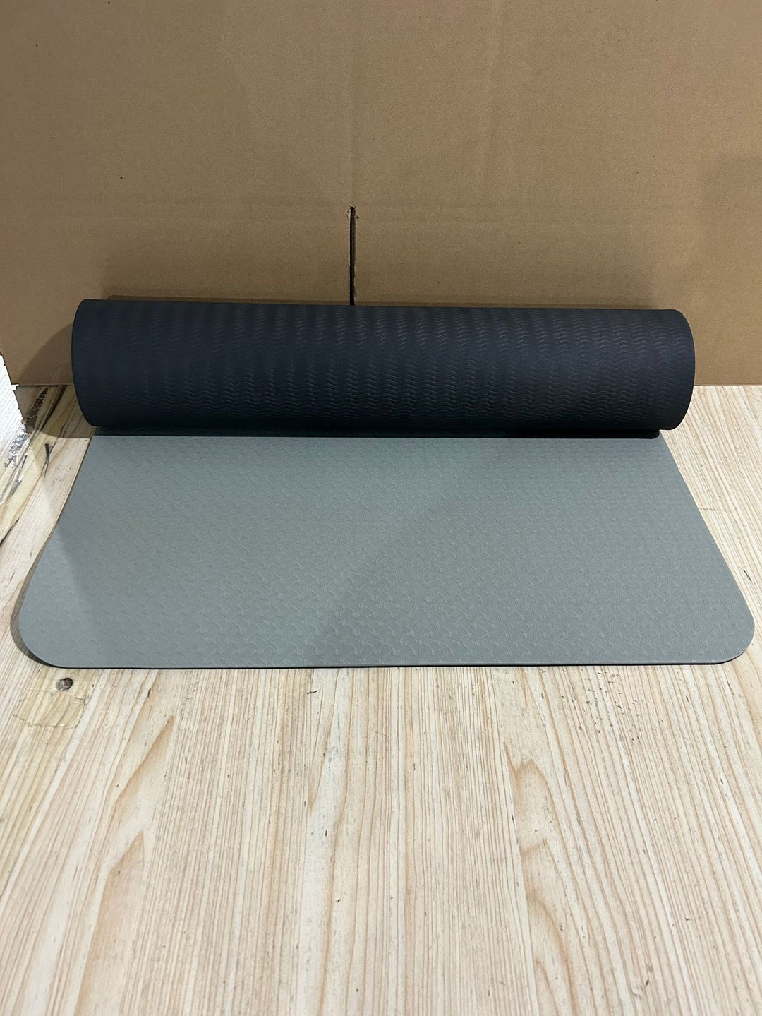 Non-slip fitness yoga mat with double cushioning Kalsten