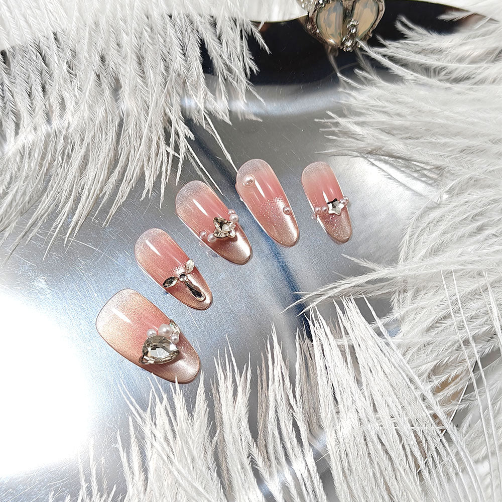 Artificial nails with luxurious jewelry accents Kalsten